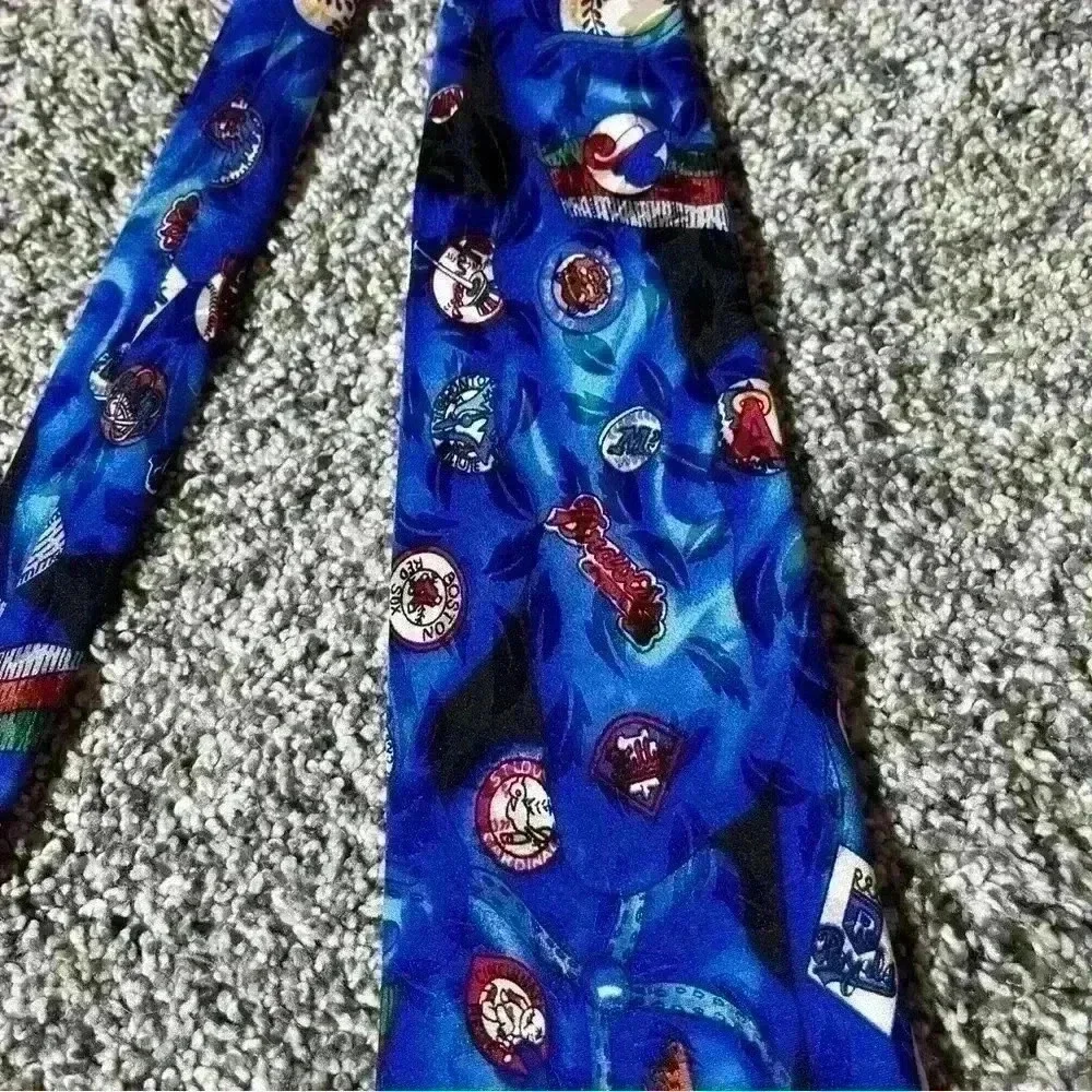 Nicole Miller Vintage 90s MLB Novelty Baseball Mens Neck Tie 100% Silk